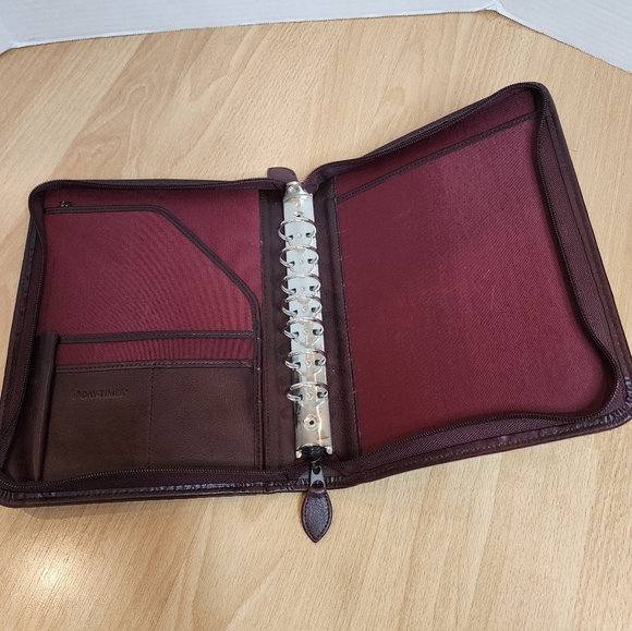 Day Timer Brown Leather Zipper Planner 7 Ring - Picture 12 of 16